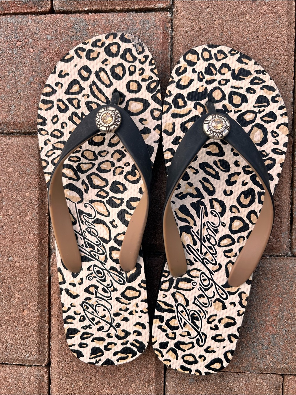 Brighton Women’s Leopard Print Flip Flops Sandal with Black Straps size 7